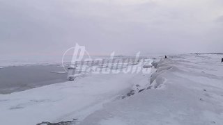 На Сахалине треснула льдина с рыбаками