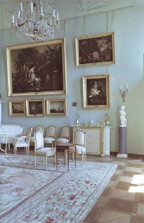 В Архангельском показывают картины о жертвах и чарах