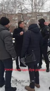 На Украине сотрудники ТЦК пытались проверить воинский учет у мужчины