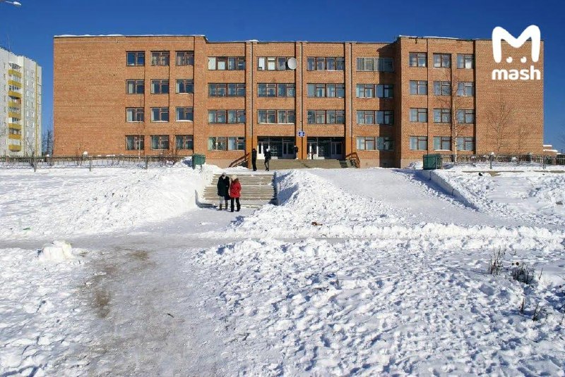 Школьница напала с ножом на учителя в Красноярском крае