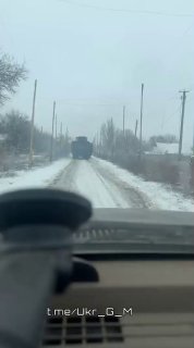 Поврежденный канадский бронеавтомобиль Roshel Senator эвакуирован с фронта