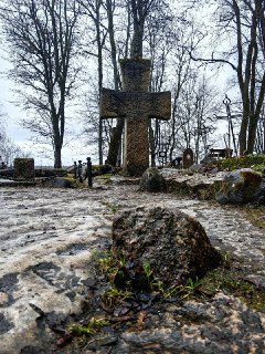 Загадки изборского кладбища