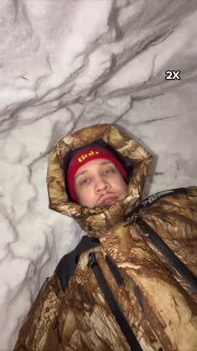 Москвич построил "квартиру" в сугробе