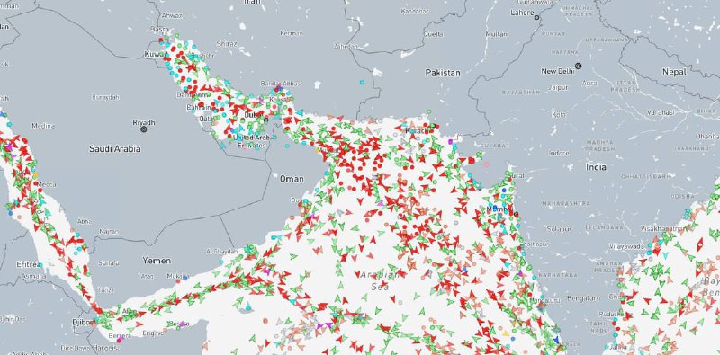 Танкеры застряли в Ормузском проливе