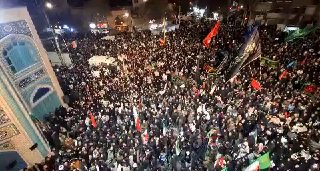 Иранцы поддержали правительство в ответ на действия США и Израиля