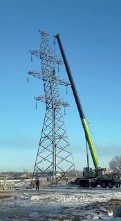 Крановщик получил травму при опрокидывании автокрана в Караганде