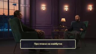 Два человека, отрицающие свою русскую идентичность, демонстрируют фальшивый патриотизм.