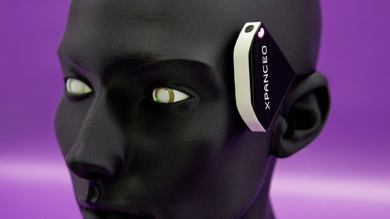 Будущее за умными контактными линзами