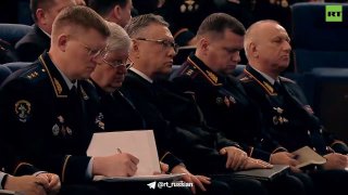 Путин поручил усилить профилактику агрессии среди подростков