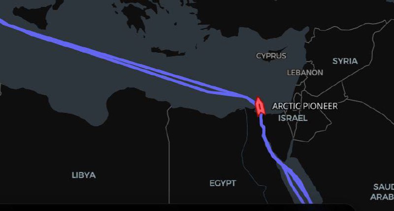Задержки российских газовозов в Суэцком канале