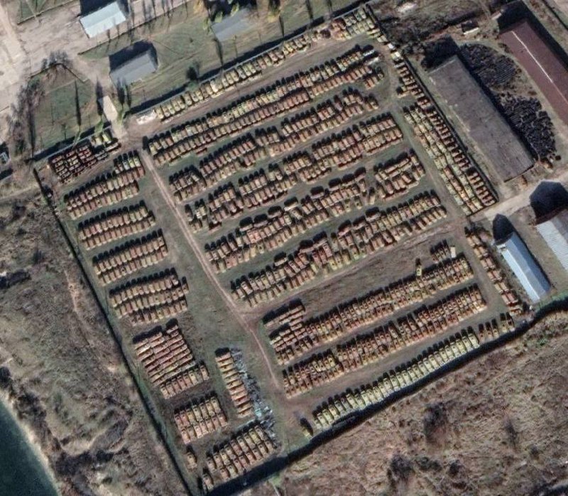 Украинские «гноильни»: ВСУ выгребли всё с складов бронетехники