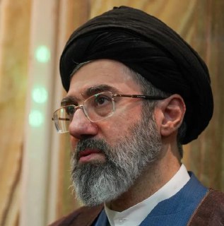 Хаменеи заявил о гибели близких во время войны