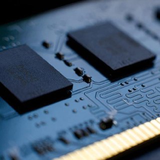 Нехватка гелия из-за конфликта на Ближнем Востоке угрожает производству чипов и ИИ