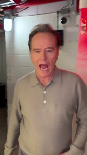 Брайан Крэнстон записывает тиктоки перед «Поздним шоу»