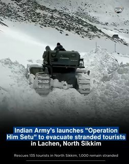 Армия Индии эвакуирует туристов после оползня в горах Сиккима