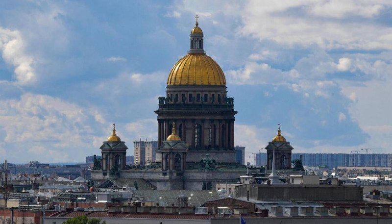 Подросток выстрелил в бывшую девушку из пневматики в Петербурге