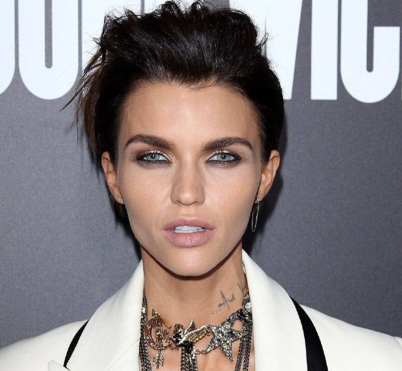 Руби Роуз обвинила Кэти Перри в сексуальном насилии