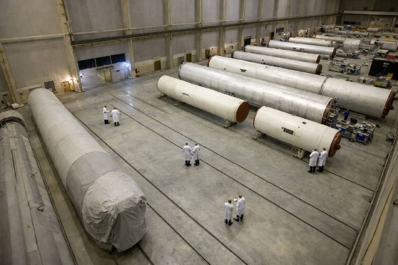 Украина запускает подземный завод по производству компонентов для дронов и получает €90 млрд на ВПК