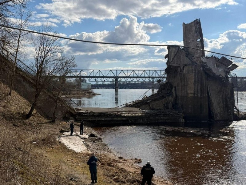 Обрушение моста в Волхове: введен режим ЧС