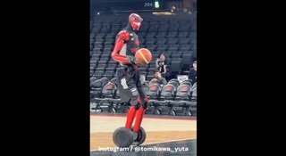 Toyota показала ИИ-робота для баскетбола