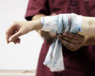 Почему бинт не спасает при артериальном кровотечении: уроки тактической медицины из горячих точек