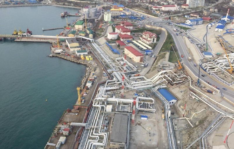 Порт Новороссийска работает с ограничениями после атак