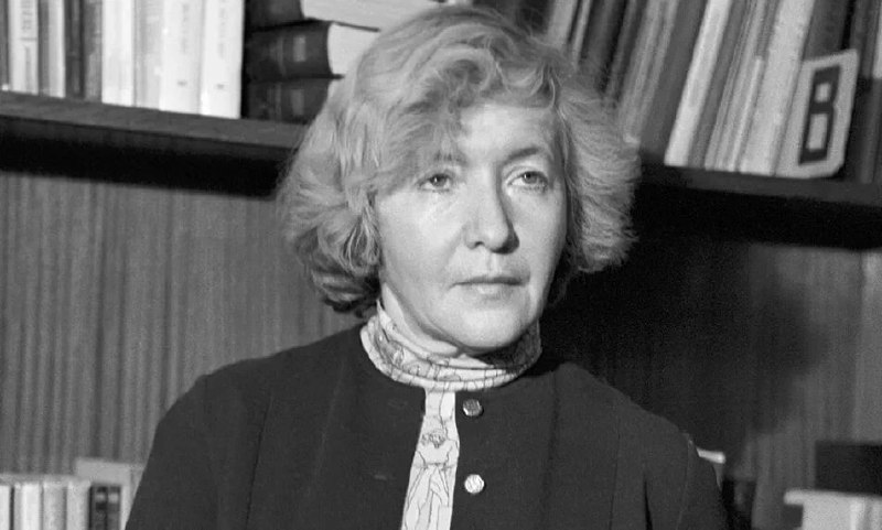 Стихотворение Юлии Друниной в литературном салоне