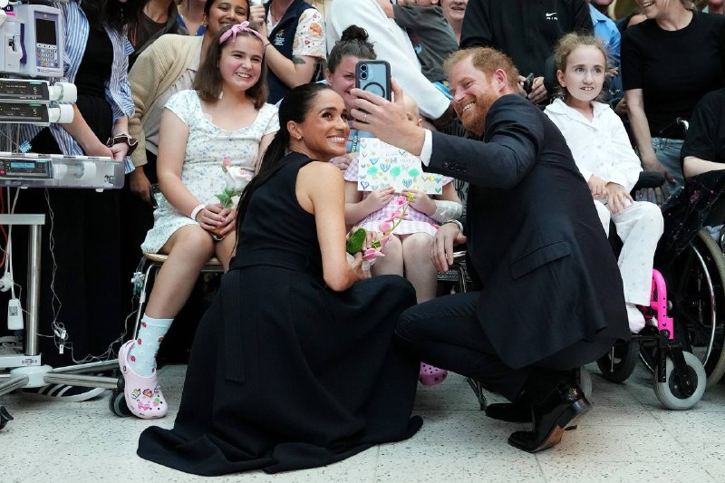 Меган Маркл и принц Гарри прибыли с визитом в Австралию