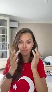 Обсуждение наряда Бони с турецким флагом в контексте упоминания Пескова