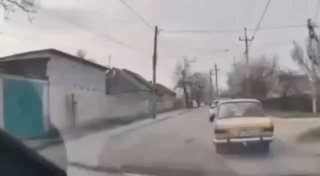 В Кропивницком автомобиль ехал со сотрудником ТЦК на капоте