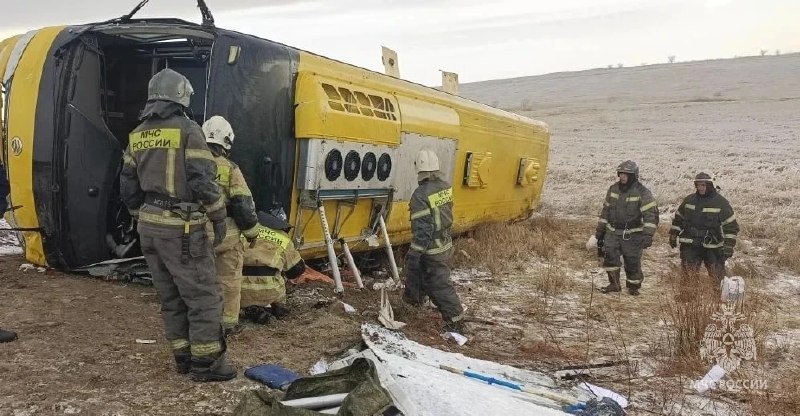 В Забайкалье опрокинулся автобус с туристами, есть погибшие и пострадавшие