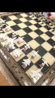 В соцсетях завирусились шахматы с фигурами в виде военных самолетов России и США