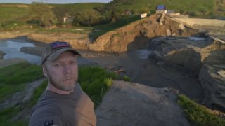 В Дагестане близ Дербента из-за прорыва плотины затопило дома и погибли люди