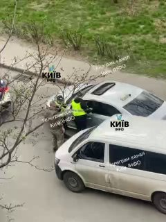 В Киеве на Лукьяновке военкомы и полиция мобилизовали таксиста