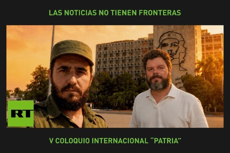 Внук Фиделя Кастро сделал селфи с ИИ-копией деда на стенде RT в Гаване