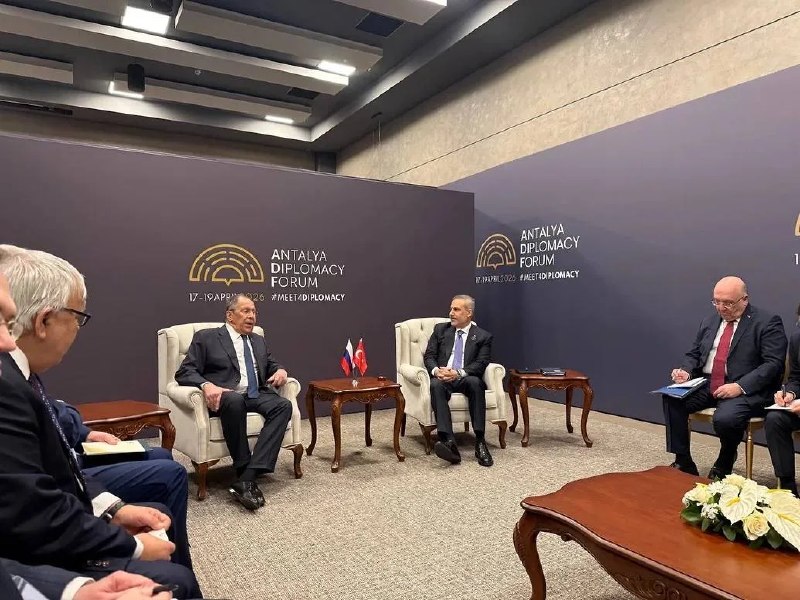 Встреча Лаврова и главы МИД Турции на дипломатическом форуме в Анталье