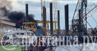 В районе Морского порта Петербурга произошел пожар