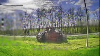 В Запорожской области сожгли брошенный броневик ВСУ