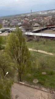 ВСУшник в Краматорске наблюдает за уничтожением его машины российским FPV-дроном