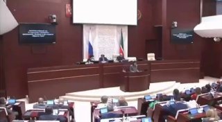 Конфликт в Госсовете Татарстана: депутат-коммунист раскритиковал министра за русский язык