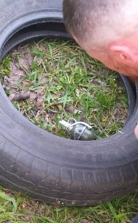 Глава украинского МВД хочет раздать оружие, но в Днепропетровске нашли гранату на детской площадке