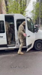 Полиция и ТЦК Украины продолжают массовые задержания мужчин для отправки на фронт