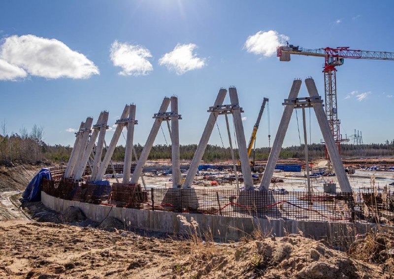 На Ленинградской АЭС-2 началось устройство колоннады градирни