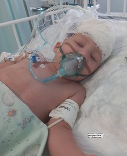 Родители собирают 1,8 млн рублей на реабилитацию мальчика после менингоэнцефалита