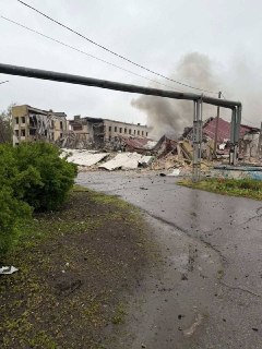 Авиация РФ отработала позиции ВСУ в Славянске, использовавших школу