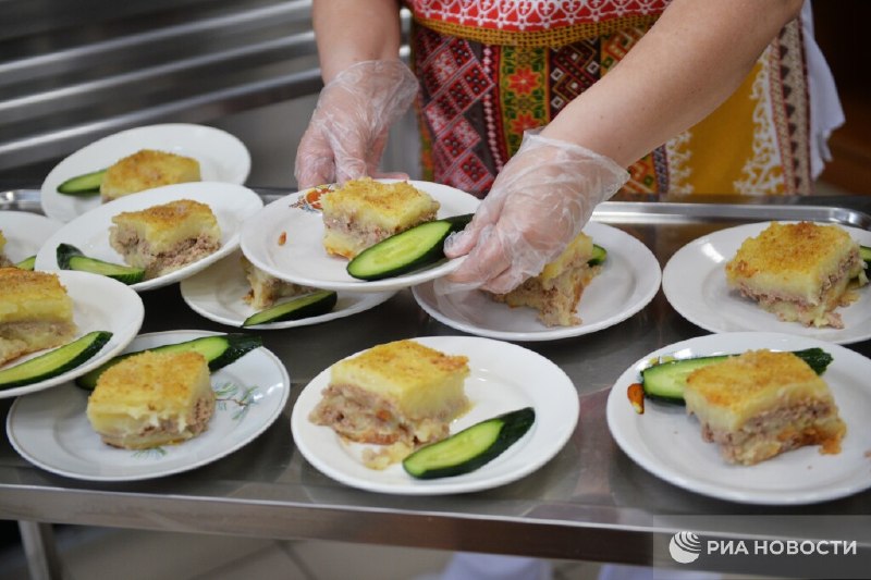 Врачи связали отказ от школьных обедов с риском ожирения у детей