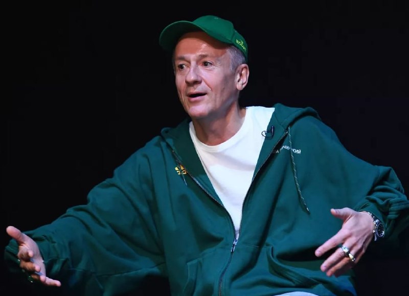 Владимир Путин наградил Олега Меньшикова орденом