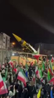 В Тегеране прошла демонстрация ракеты Khorramshahr-4