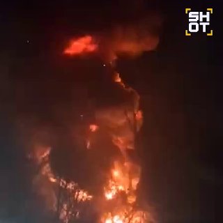 Массированная атака дронов в Днепропетровске: мощные взрывы и пожар в промзоне