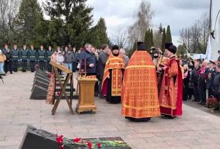 В Москве прошла церемония возложения цветов к мемориалу ликвидаторам аварии на Чернобыльской АЭС